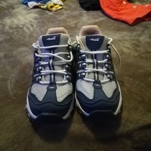 Avia memory foam athletic shoes